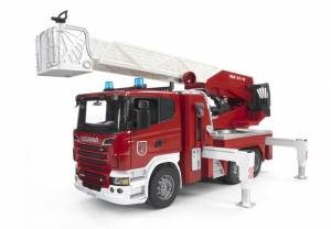 Пожарная машина Scania с выдвижной лест. и помпой ,свет,звук
